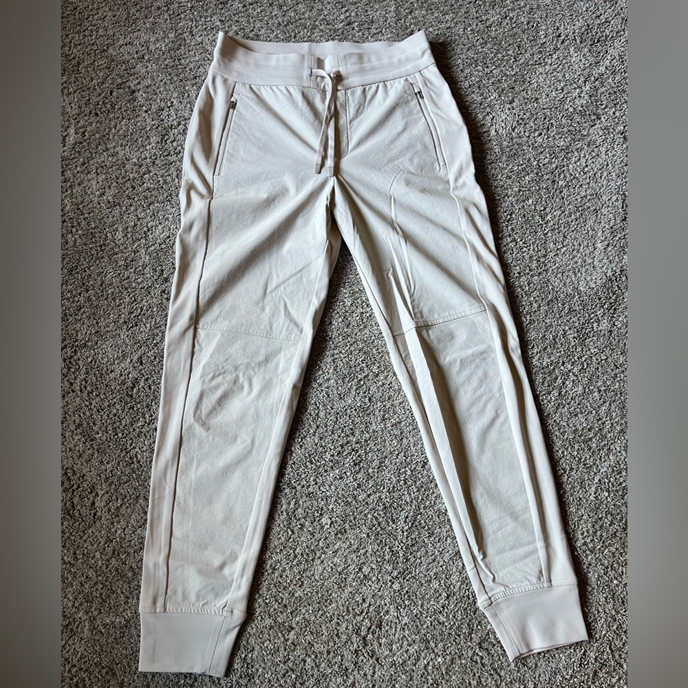 Athleta Headlands Hybrid Trek Mid Rise Jogger Cream - Size 4